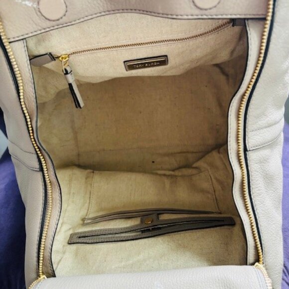 Authentic Luxury Tory Burch Leather Bag $200.00 - Picture 5 of 6